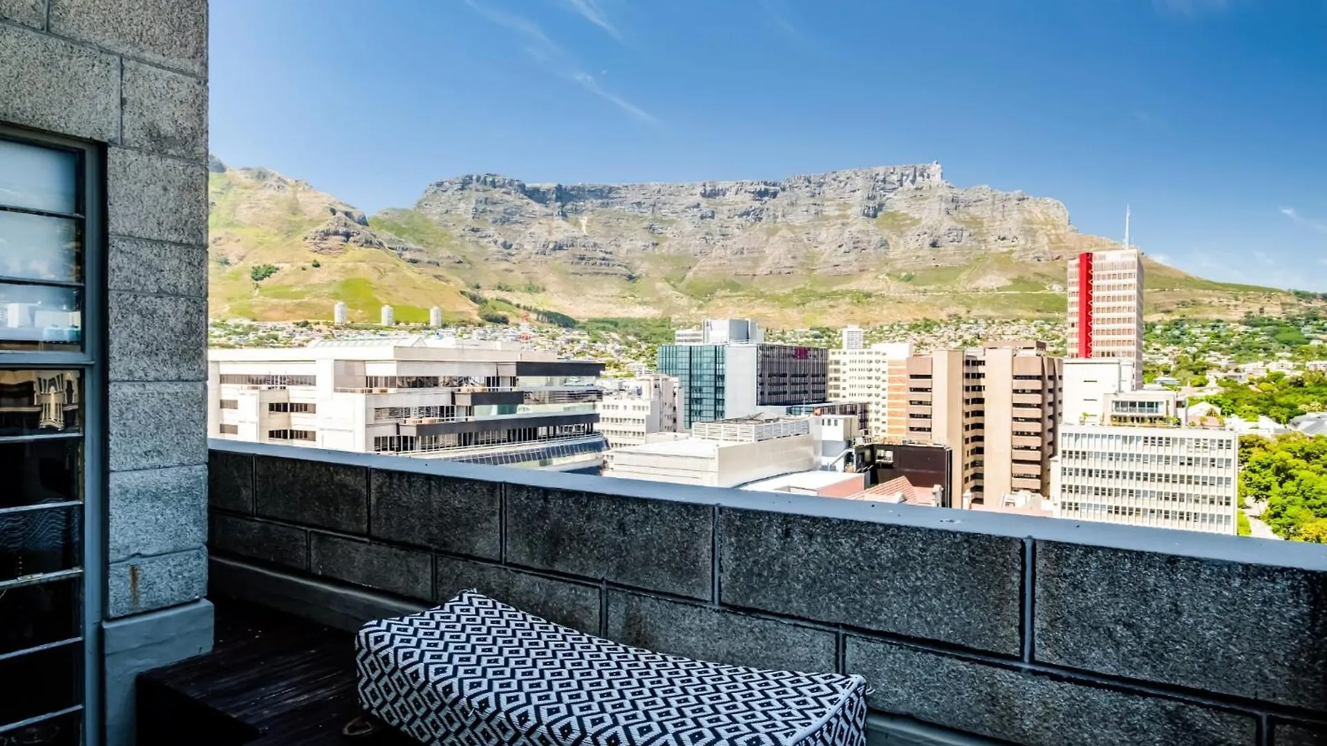 Splendid Art Deco Loft In The Heart Of Cape Town Apartment